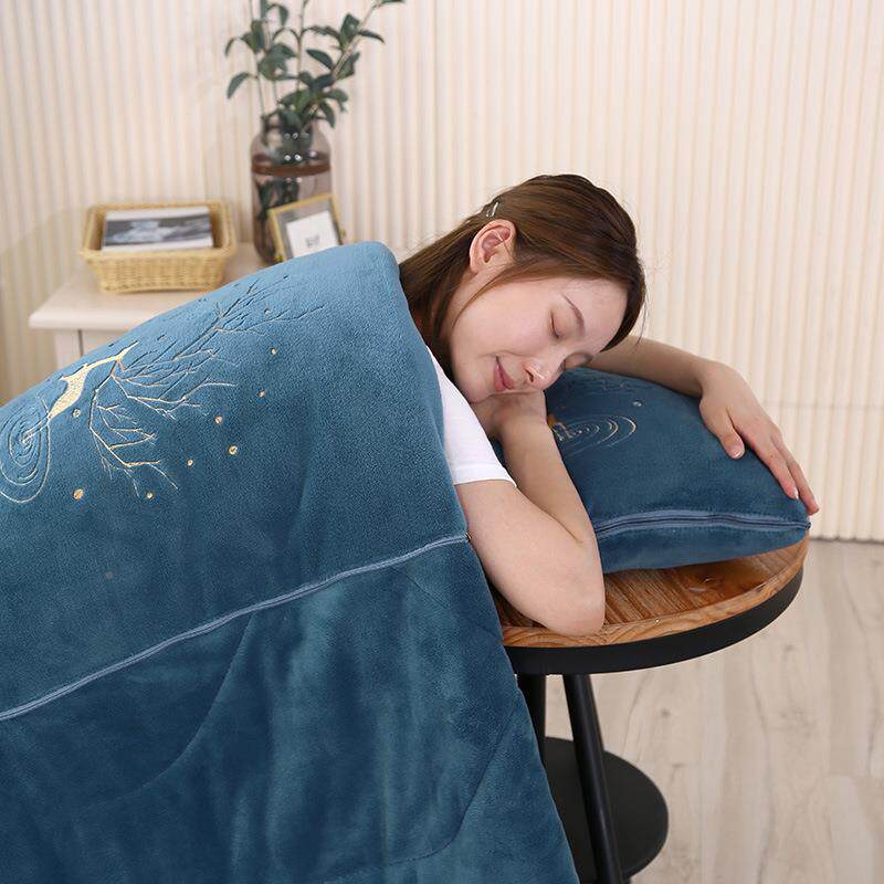 多功能牛奶子绒抱枕37991877被两用加厚午头睡毯子车内枕二合一车