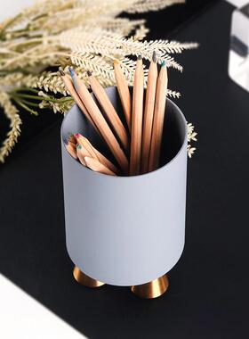 北间欧轻装奢摆件室样板儿童房CPQ书桌圆形笔筒办公高级感桌面软