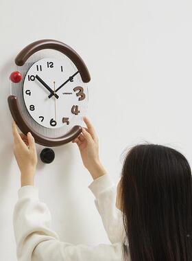 ozoom屋准新创意挂钟w客厅钟表2025款家用餐厅装TYOS509饰简约墙