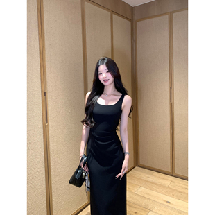 1XTWO轻熟气质 吊带连衣裙女垂坠感收腰捏褶背心长裙 极简方领无袖