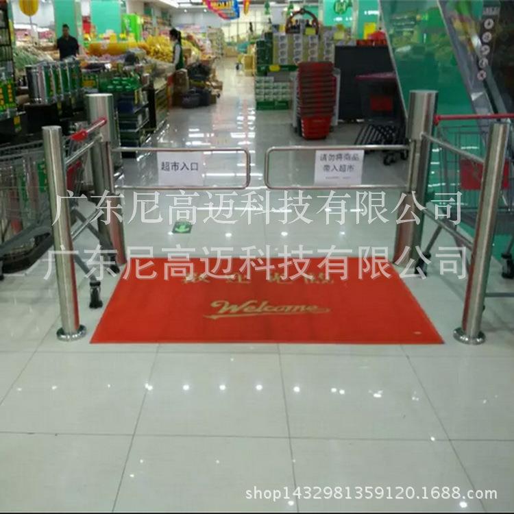 货仓入口感应自动回位护栏型摆匝人行及货物车通道单向通行闸门