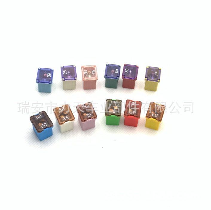 进口汽车方形保险丝适用福特新蒙迪欧探险者撼路者锐界保险片