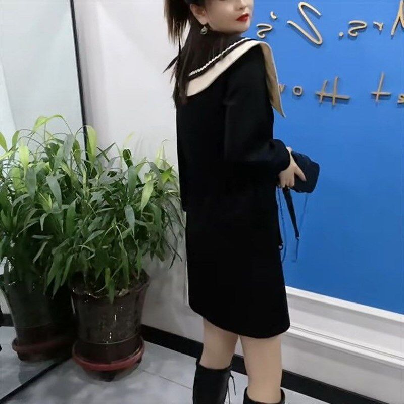 大码胖mm高级感连衣裙2024秋冬新款洋气显瘦娃娃领休闲百搭裙子女