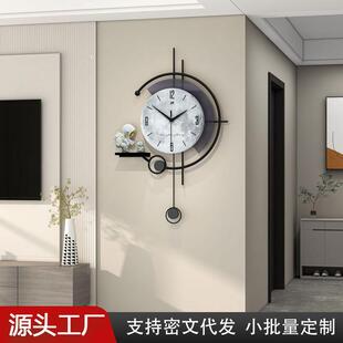 挂钟客厅高级感现代简约家用装饰时钟挂墙时尚创意太空人摆件钟表