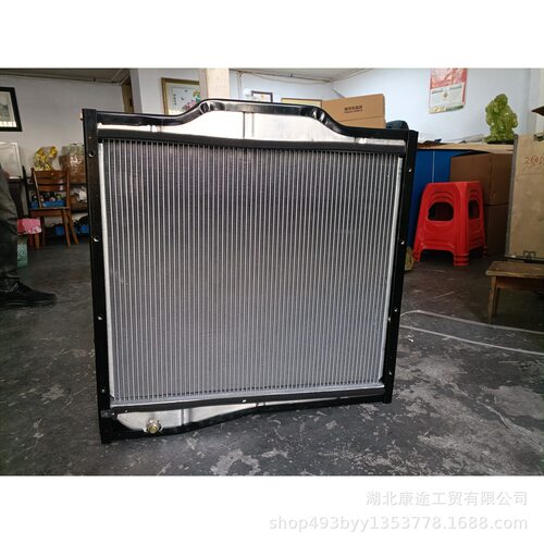 DF EQ1118GA军车越野车配件 发动机散热器 水箱总成1301B36C-010
