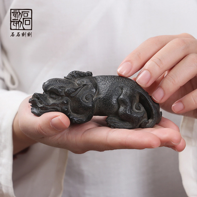 石石刻刻手工天然乌金石头招财貔貅茶宠摆件精品可养茶玩茶具配件