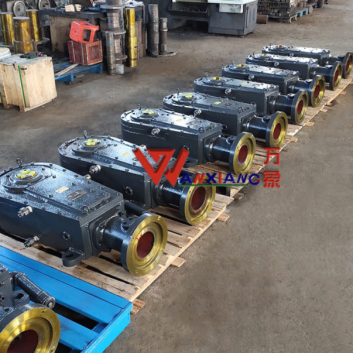 立式齿轮减速器 四级传动拉矫机减速机LJJ205 i430.25-5.5kw