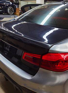 适用宝马5系G30G38碳纤维原车款尾箱盖F90M5改CSL款干碳后备箱