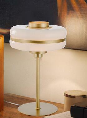 后现代创意客厅LED台灯北欧简约艺术设计师床头卧室书房台灯