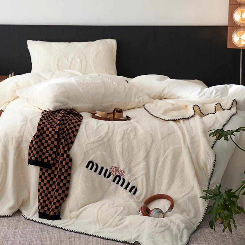 秋冬软绵绒多功盖毯被毛毯防静电沙发汽车室午睡毯子办能公ULV午