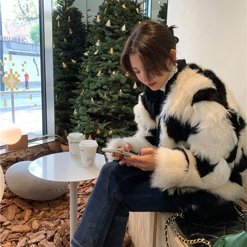 落落狷介羊毛皮草2021年新款年轻款花色短外套女针织拼接外套保暖