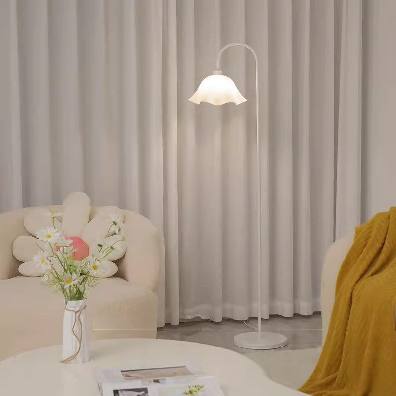 网红花朵落地灯高颜值客厅沙发旁卧室床头高级氛围灯立式阅读台灯