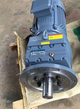 直销摆线针轮减速机源硬齿面斜齿轮直联型减速机RF77-5.88-7