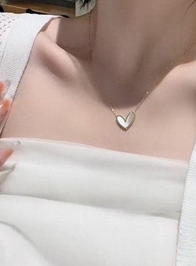 爱心网红项链2022年新款女夏轻奢高级设计感小众锁骨链吊坠饰品