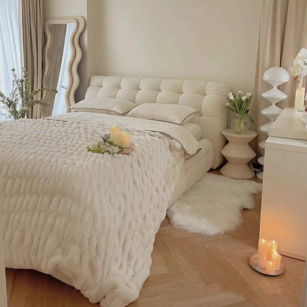 新款新奶人油风绒布床小户型客厅简约款主卧大床YOC卧室云朵双艺