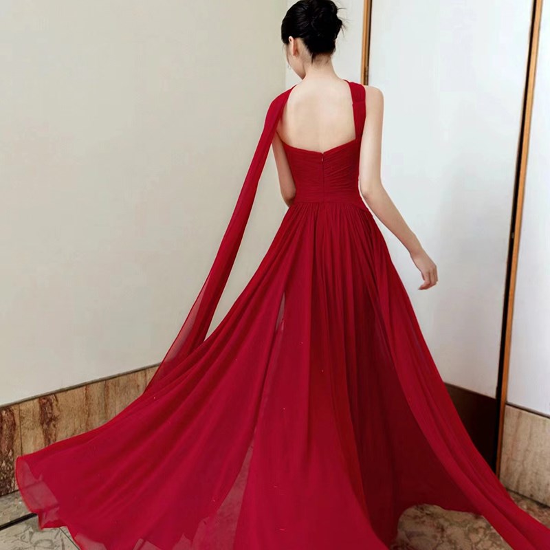 高端订婚礼服2024新款敬酒服优雅红毯走秀新娘长款连衣裙晚礼服女