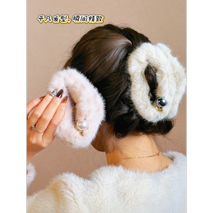 潮时点新款轻奢法式毛毛云朵抓夹女后脑勺气质发抓珍珠装饰鲨鱼夹