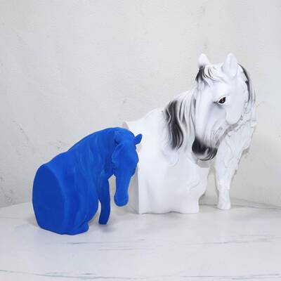 现代简约马首马白色摆脂雕塑件样板房售楼部头家居玄树关客马头厅