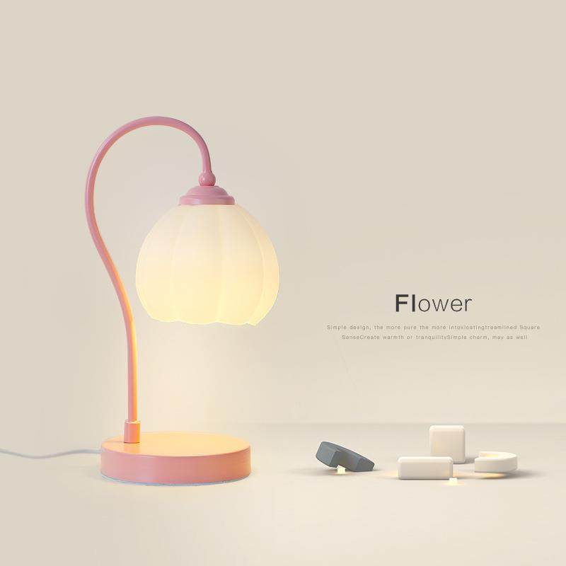 高级感台灯卧室床头柜灯轻奢2025高端结婚简约花朵南瓜小夜灯灯具