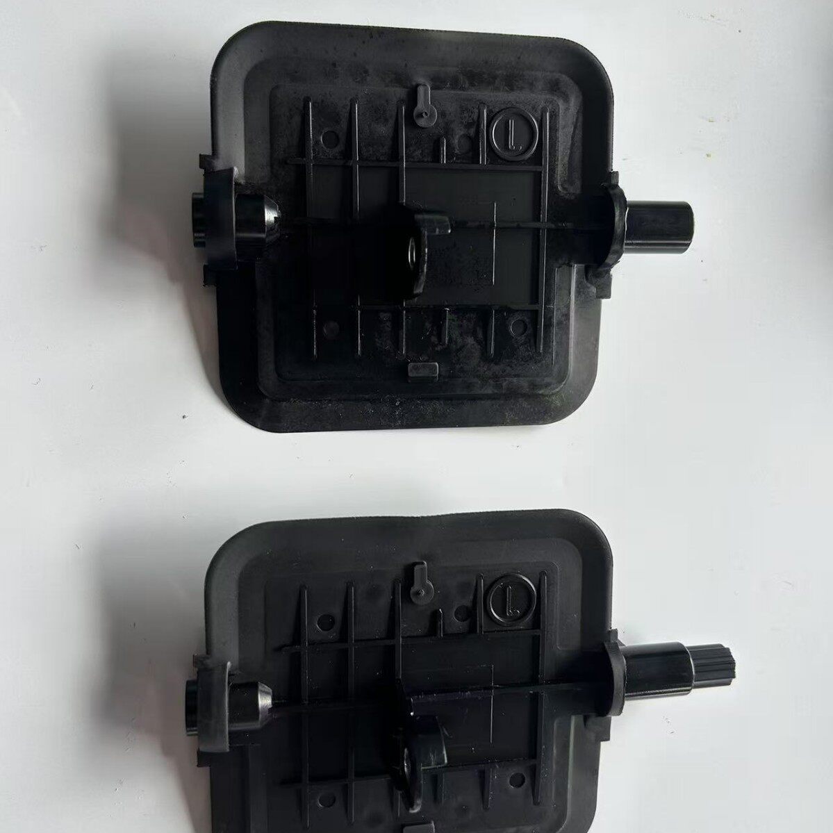 适用于宝马MINIX1X2X3F49蒸发箱翻板左侧