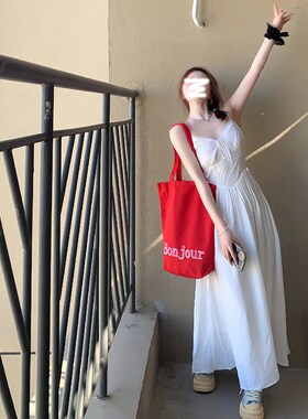 茶歇法式白色吊带连衣裙女2024夏季新款海边度假风无袖A字长裙子