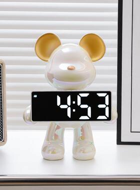 居创意轻装暴力熊时钟摆件家客厅玄关卧室饰品桌面电奢XYXL082-子