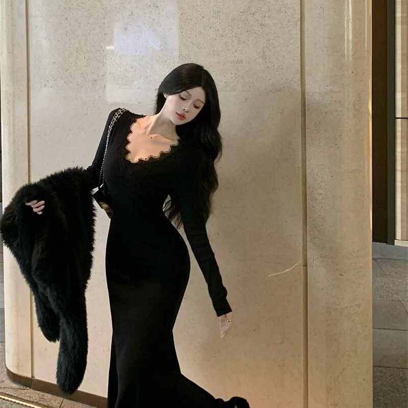v领蕾丝边拼接连衣裙女秋冬季打底长裙黑色长袖修身包臀鱼尾裙子