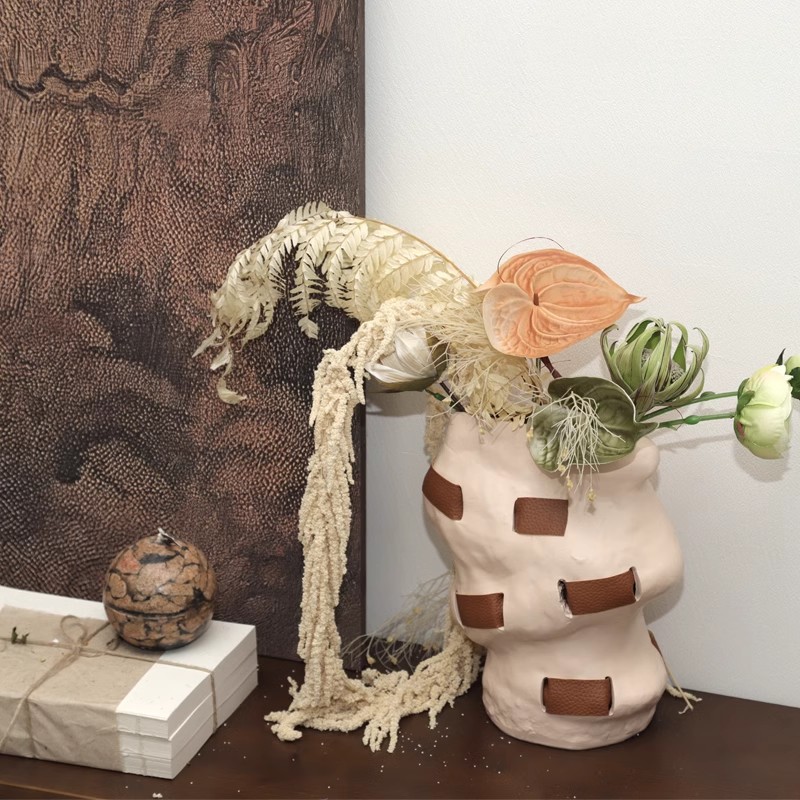现代简约不规则几何花瓶花器皮革洞穴花瓶样板房软装桌面陈设组合