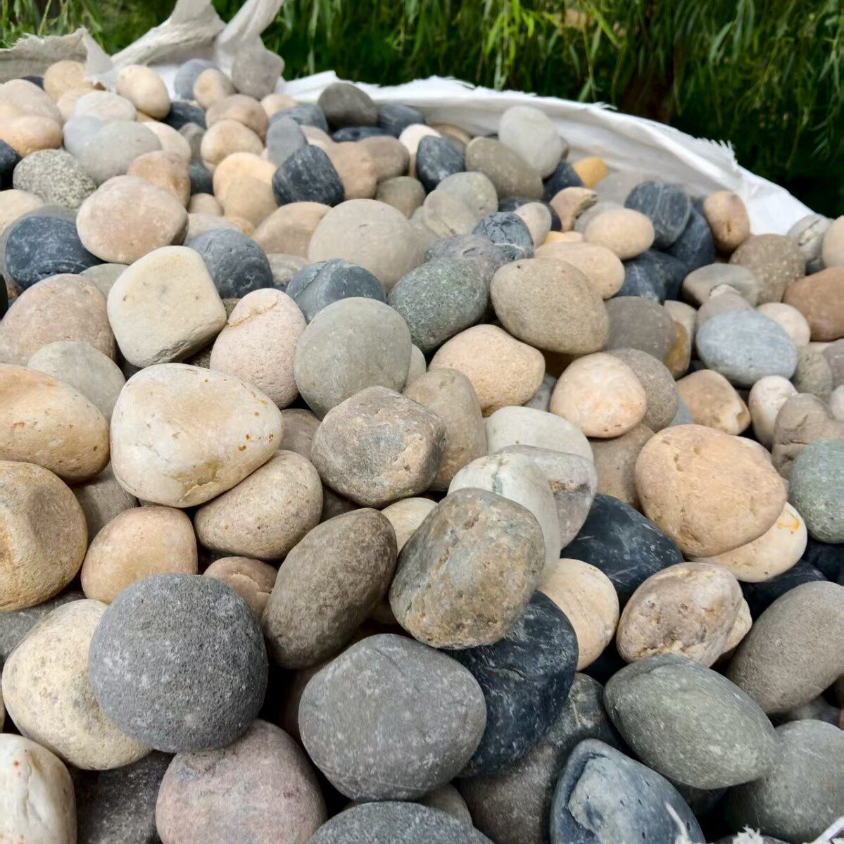景观石景观工程湿地公园大小规格鹅卵石奇石天然石驳岸石跨境出口