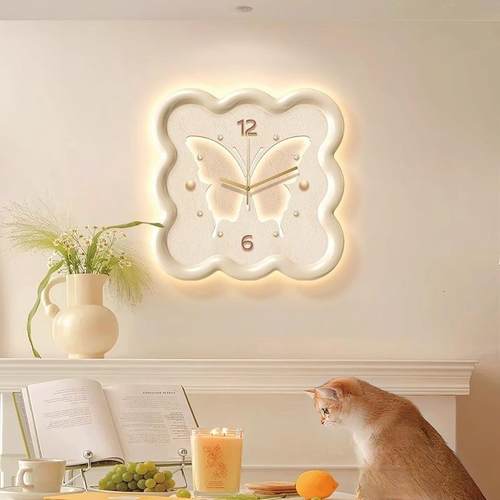 奶油风客厅装饰画餐厅挂钟2024新款网红创意钟表简约现代时钟挂墙