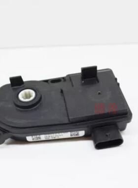 适用奔驰205C180C200C220C260C300中网电机百叶窗促动器