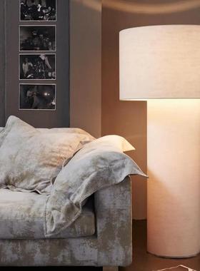 头现代台简约诧寂风卧室床样板间布艺黑色利灯意大管状UXY客厅落