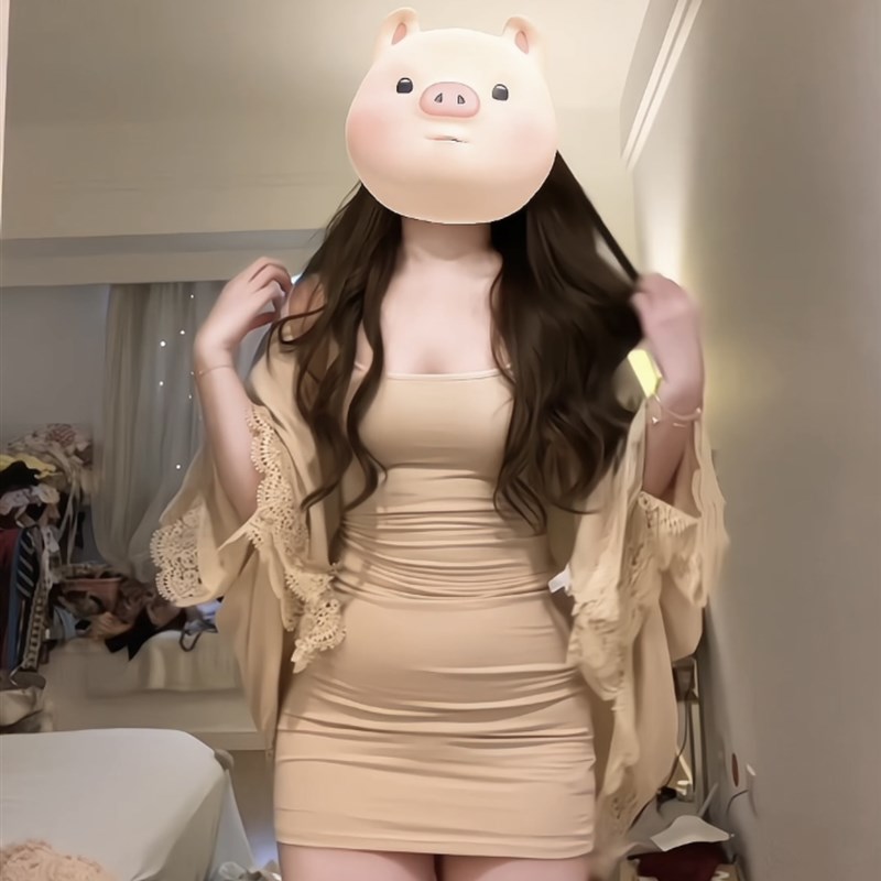 荔桃想睡觉ya  女主温柔清冷感人妻米色吊带包臀裙蕾丝开衫套装