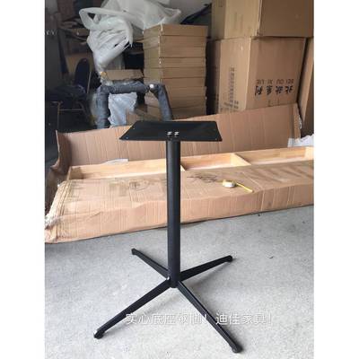 东莞餐厅桌脚金属铁脚四爪十字钢脚餐厅铸铁台脚五金配件可生产