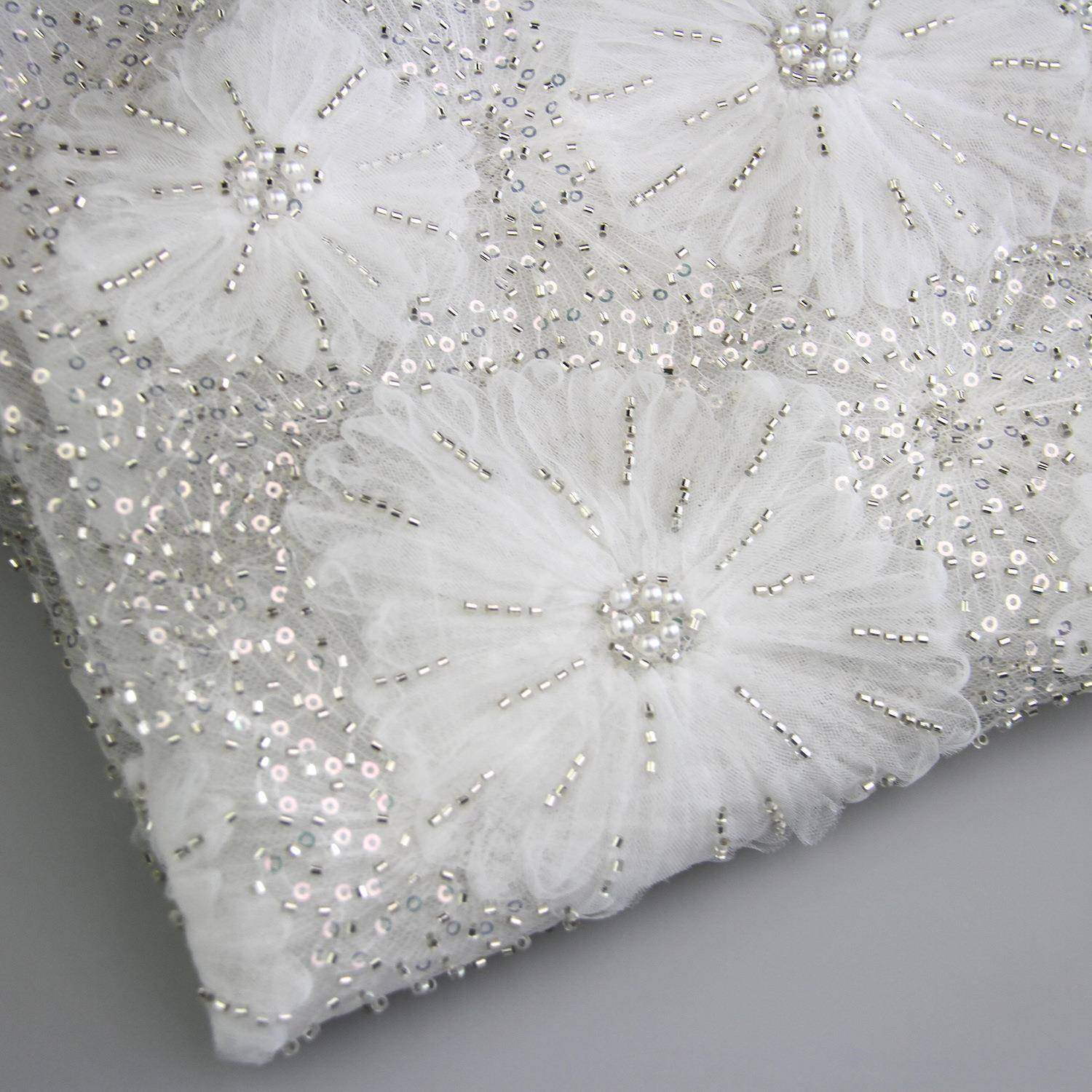 2024涤纶新款现货盘带珠绣加绣片绣花网布重工艺满绣服装表演裙