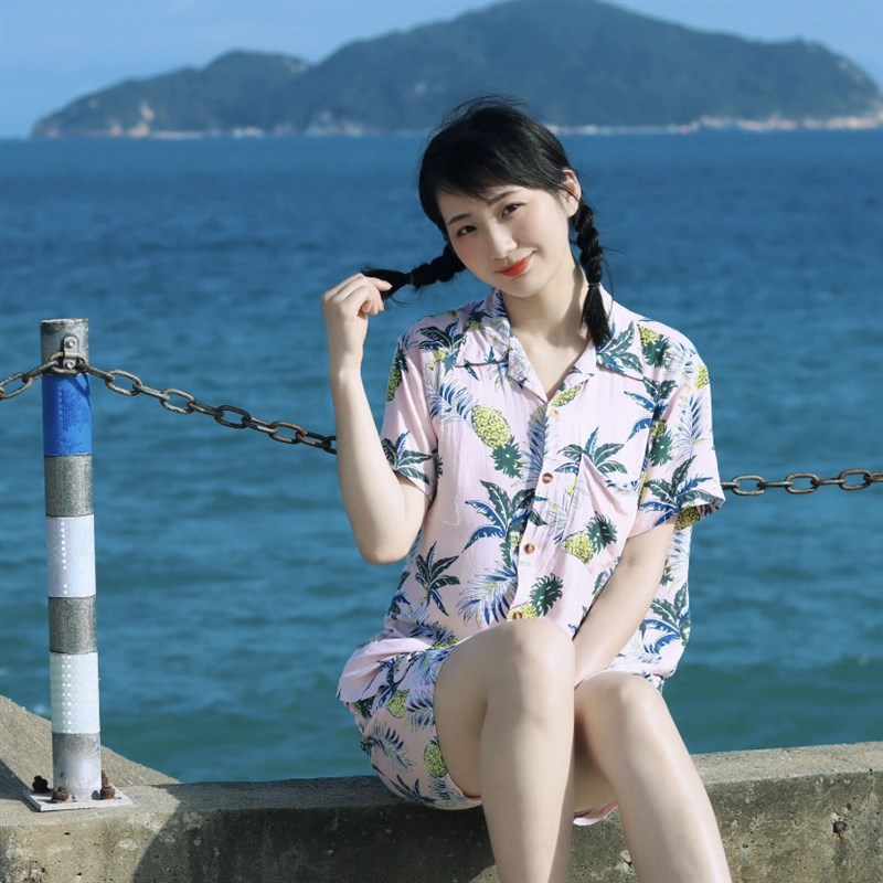 海南岛沙滩服三亚旅游拍照港风大码夏威夷花衬衫古着男短袖套装女