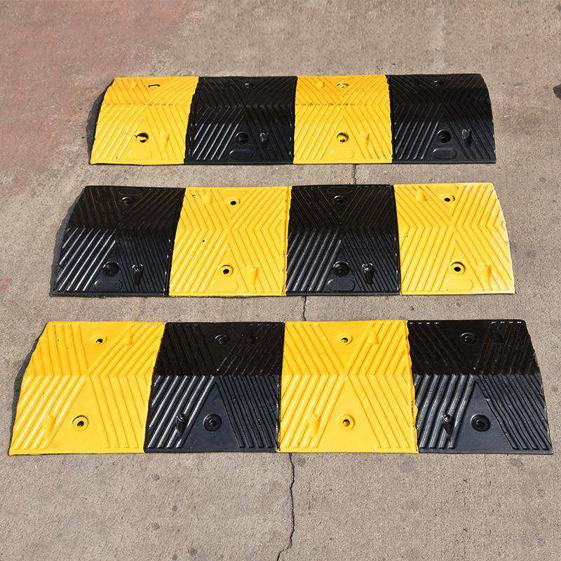 减速带减速板斜坡家用公路道路坡道橡胶铸钢加厚汽车限速缓冲带
