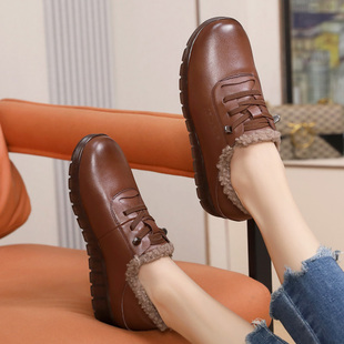 加绒皮鞋女秋冬款厚底休闲妈妈鞋真皮棉鞋软皮舒适中老年雪地鞋子