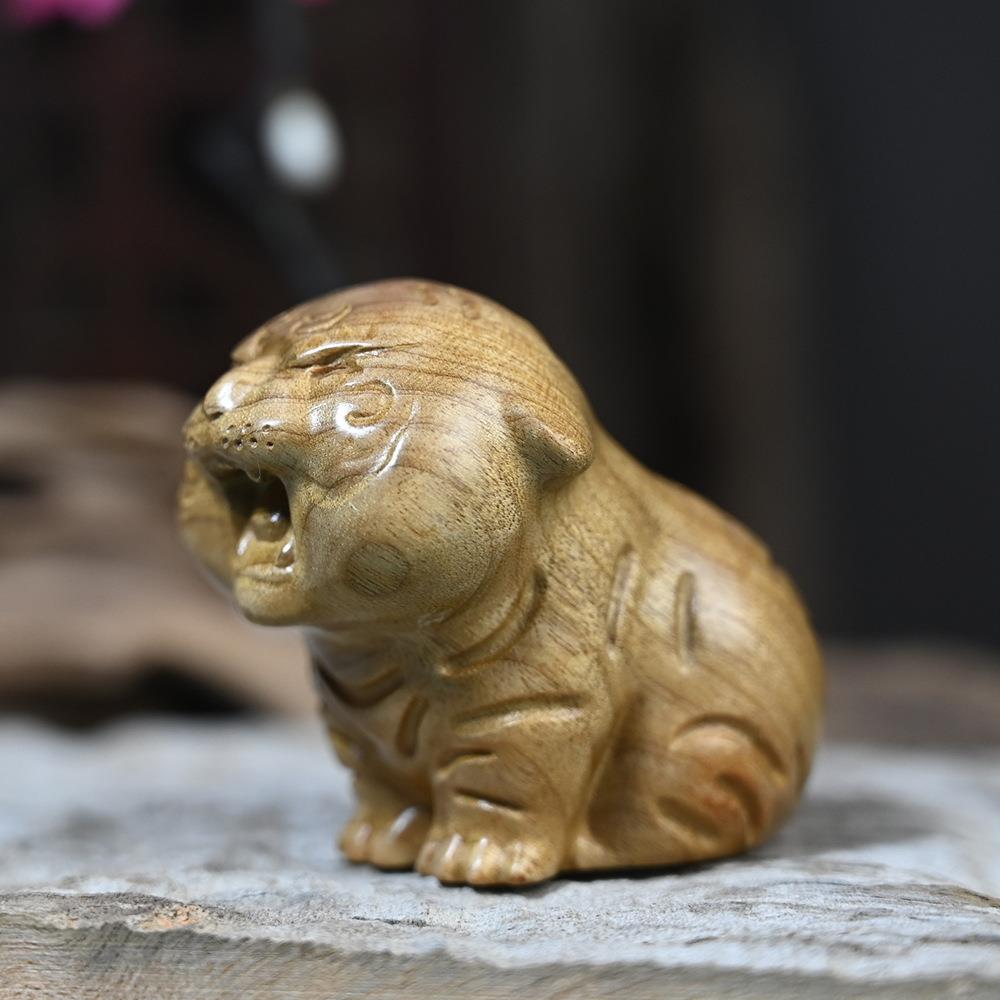 金丝楠木雕可爱小萌文玩把件虎茶手宠车摆件载摆饰桌面摆件ZQ-409