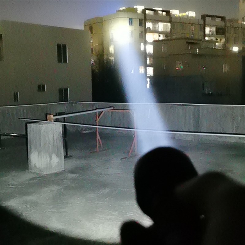 好光景C8S-G手电筒 186t50一体仓外壳金沙黄聚光千米远射NM1 6000