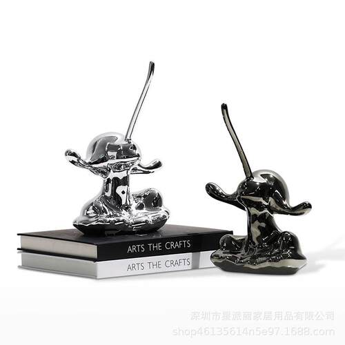 现代简约创意长鼻子人像摆件样板房书房客厅儿童房售楼处软装饰品