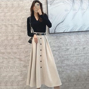 秋装洋气港风套装针织黑色V领上衣配腰带麂皮绒半身裙两件套裙女