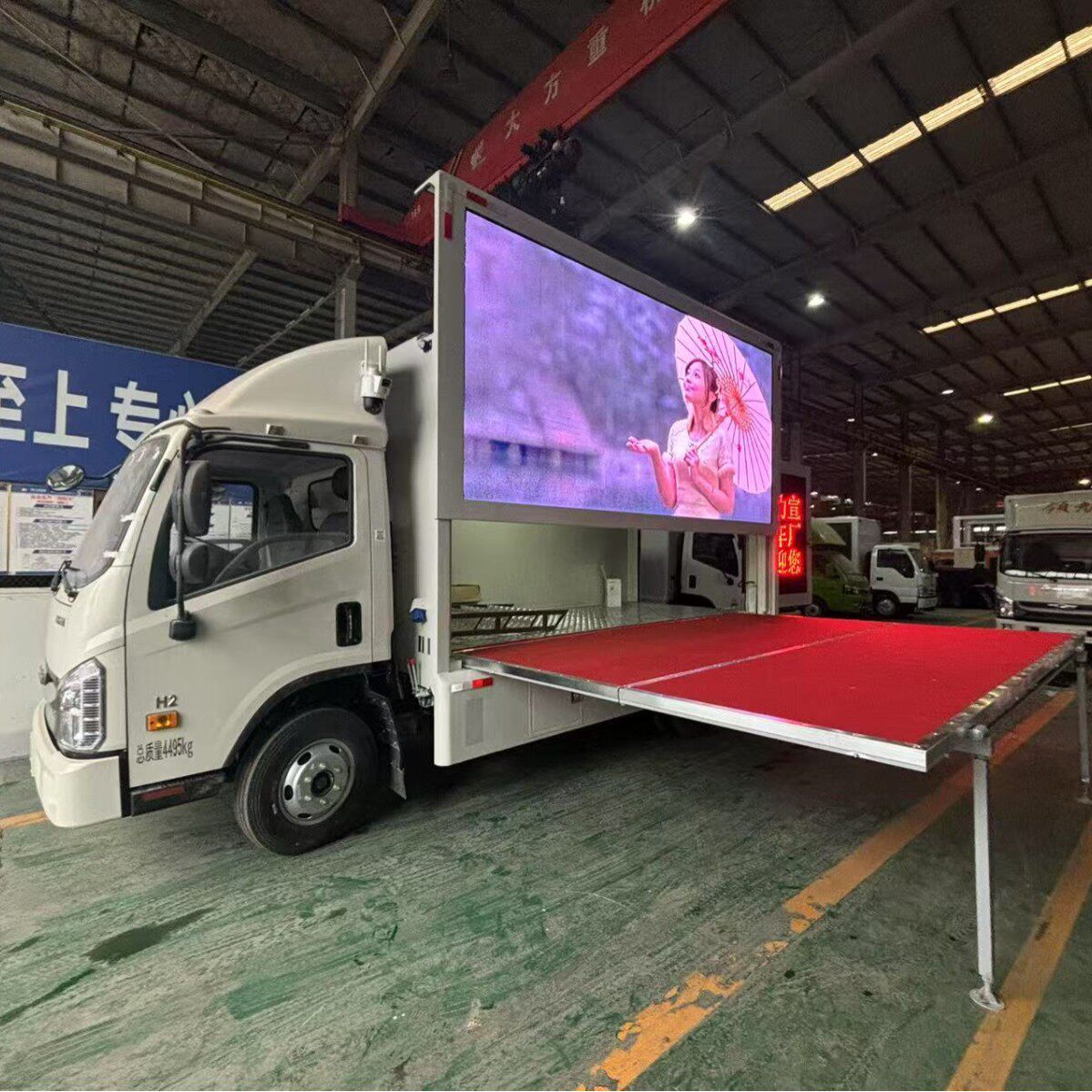 出口广告车祥菱V广告车车型美观可改装商演舞台车流动宣传车