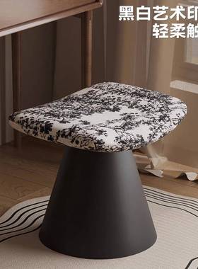 古风可旋转妆凳卧室坐凳中梳台妆凳化子NIE女生化妆椅家用板凳梳