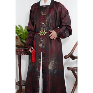 惜物国风 明制汉服织金鎏金卷唐草纹明初对襟方领窄袖打褶袍长衫