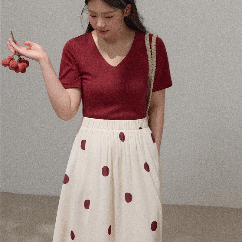 潘不卷大码女装微胖mm巨好看的连衣裙夏轻奢高级感V领波点长裙子