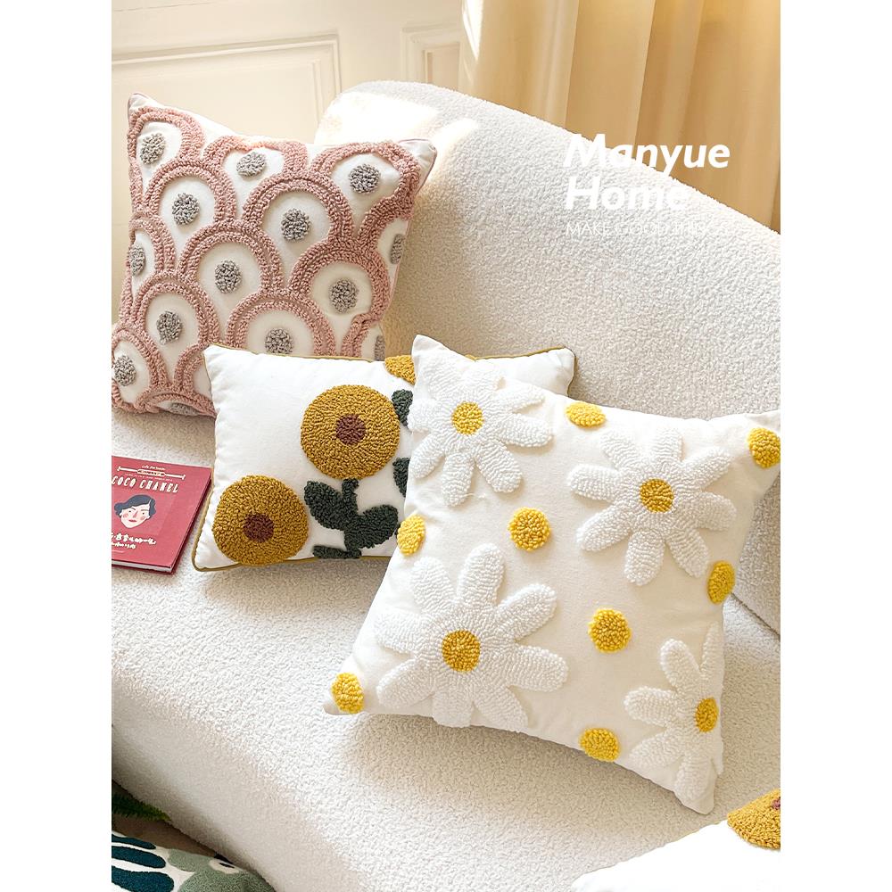 蔓越家 北欧ins花朵圈绒抱枕风芯含客厅沙发靠垫枕床头NT- 0001飘