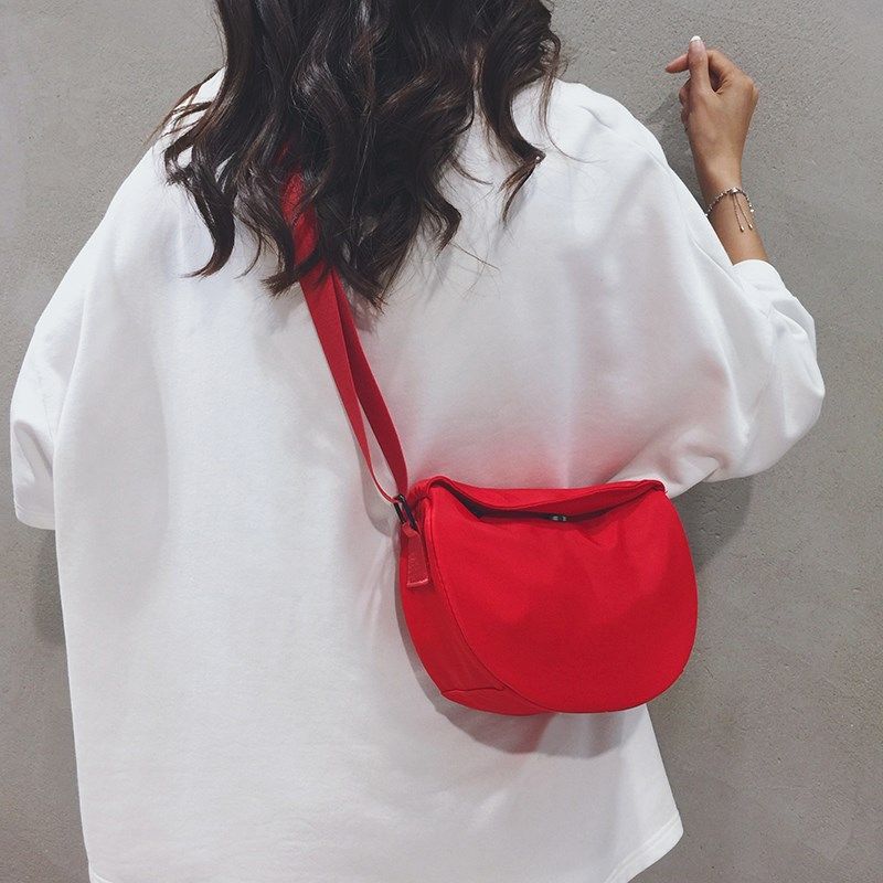 日韩今年流行时尚斜挎小包女包包2024新款时尚休闲百搭通勤帆布包,箱包皮具/热销女包/男包,通用款女包,淘宝优惠券,粉丝福利购,淘宝优惠卷