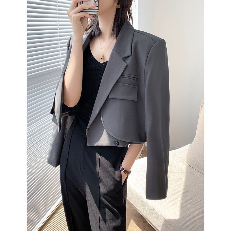 个性小西装外套女小个子新款秋季高级感黑色短款休闲气质西服