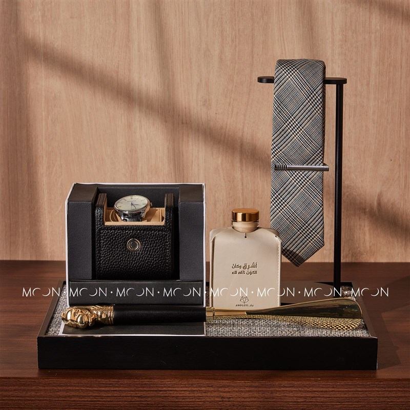 MOON慕空间样板房衣帽间轻奢男士梳妆台摆件衣柜软装饰品托盘道具